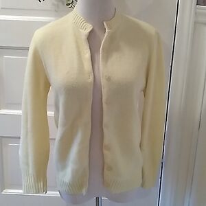 Vintage 1960s yellow grandma 👵 granny chic cardigan sweater
